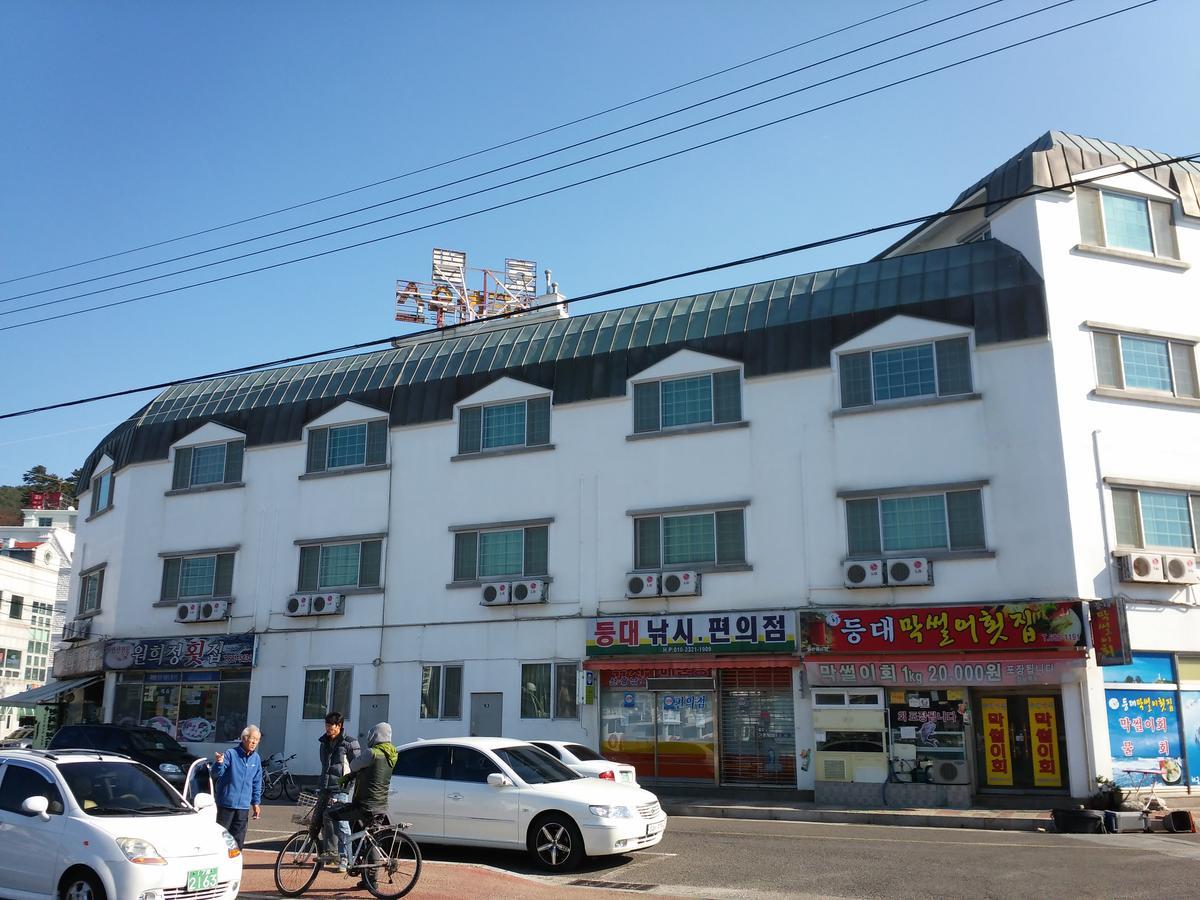 Geoje Jangseungpo Lighthouse Hotel Sodong Kültér fotó